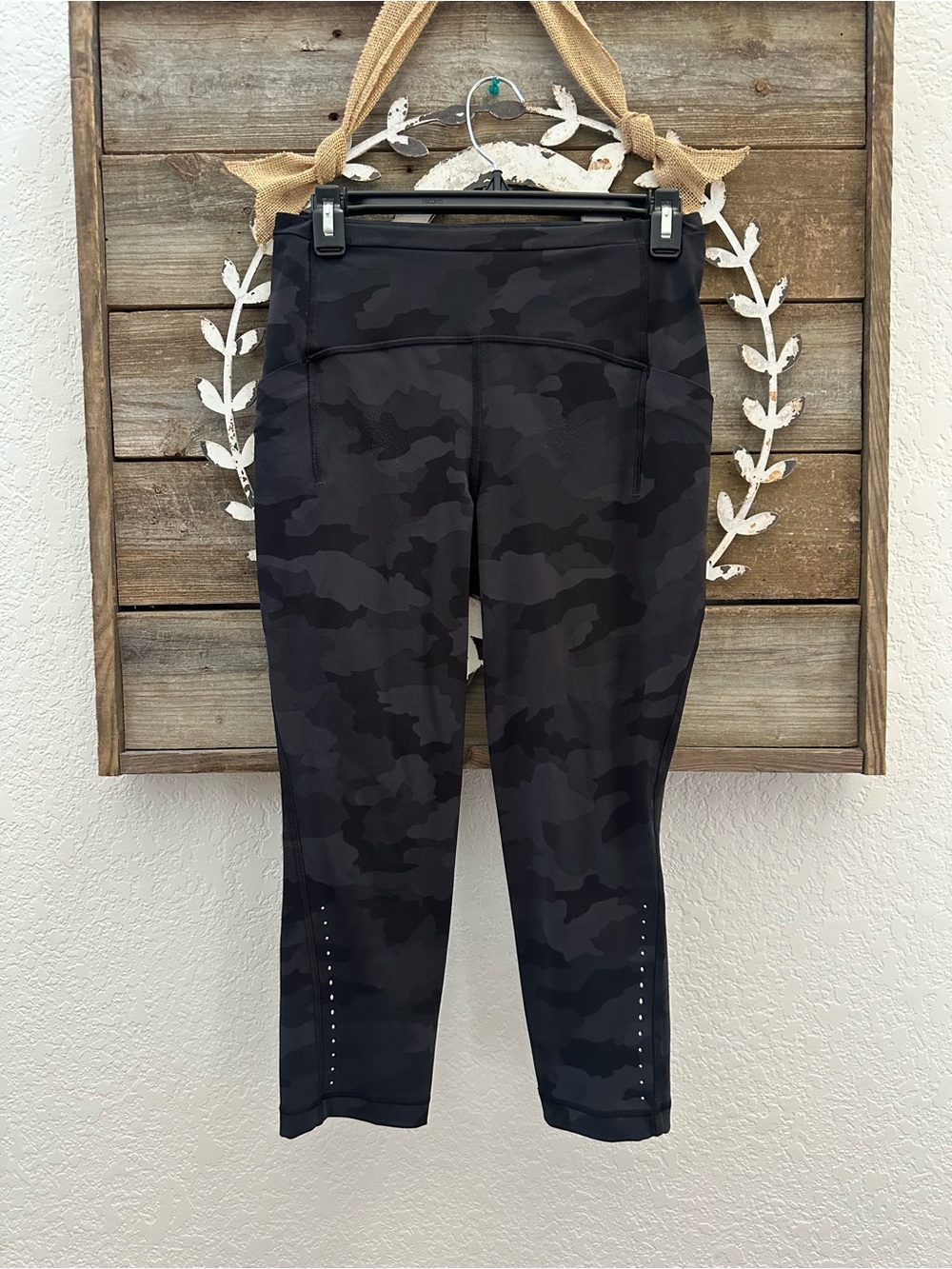 Lululemon Swift Speed HR Crop 21"L *Luxtreme Four Way Stretch Size 6 H3DC 77077